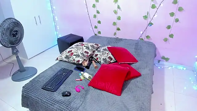 ambersmitx online show from 02/02/25, 02:45