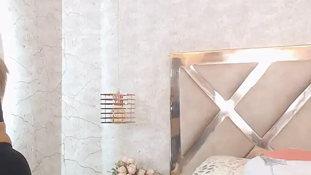 JoannaStanford online show from 12/22/24, 08:47