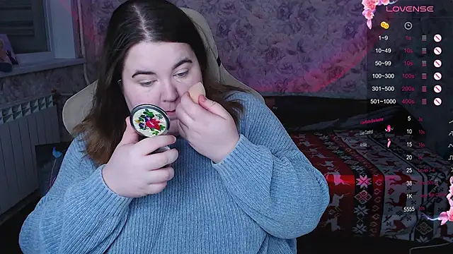 Estelle Hicks online show from 11/18/25, 06:23