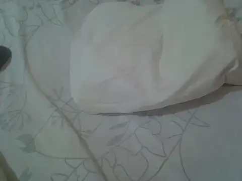 Snapshot of Sweet_crushy chatting on 06/21/26, 01:03 Sweet crushy online show from 06/21/26, 01:03