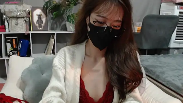 Snapshot of _minji_bae chatting on 12/24/24, 07:28  minji bae online show from 12/24/24, 07:28
