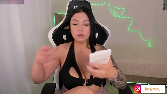 Victoryyy  online show from 09/26/25, 07:18