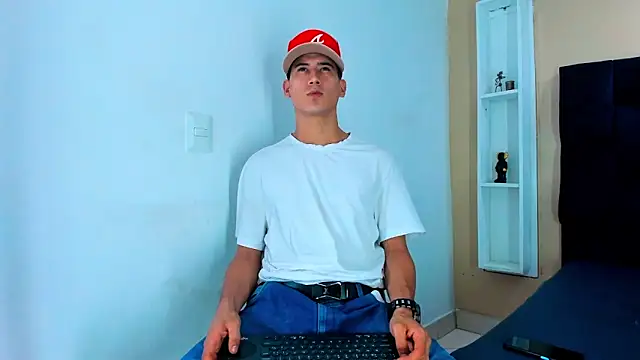 Jhonn Rhyss online show from 12/18/24, 02:32