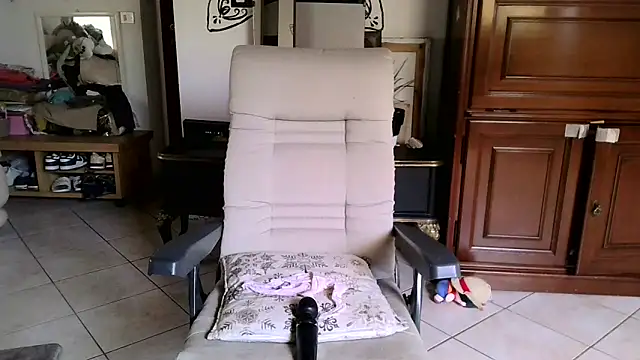 Snapshot of Emily_Posh chatting on 06/15/26, 09:44 Emily Posh online show from 06/15/26, 09:44