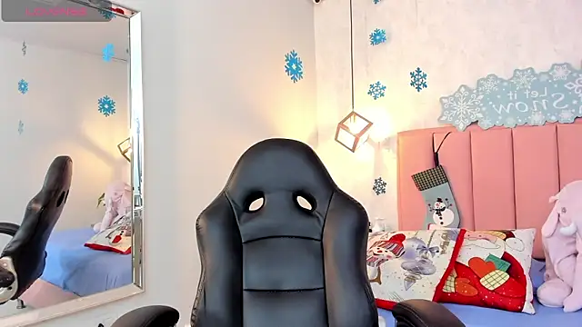 SUNNYCYRUS online show from 12/23/24, 07:41