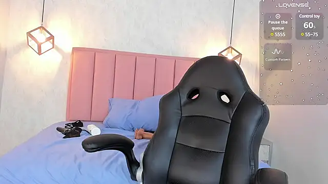 SUNNYCYRUS online show from 02/12/25, 07:35