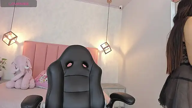 SUNNYCYRUS online show from 03/10/25, 07:40