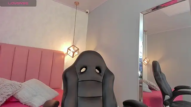 SUNNYCYRUS online show from 09/19/25, 12:28