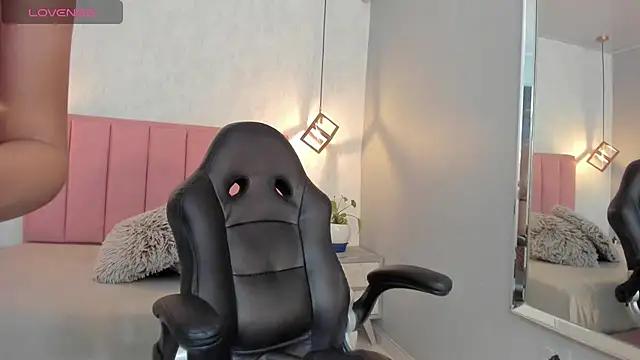 SUNNYCYRUS online show from 10/07/25, 12:35