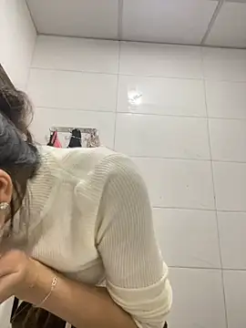 Snapshot of Be-MyMy chatting on 01/01/25, 09:17 Be-MyMy online show from 01/01/25, 09:17