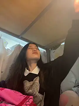 Snapshot of Be-MyMy chatting on 02/17/25, 01:32 Be-MyMy online show from 02/17/25, 01:32