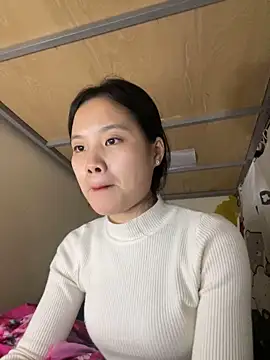 Snapshot of Be-MyMy chatting on 02/20/25, 08:17 Be-MyMy online show from 02/20/25, 08:17