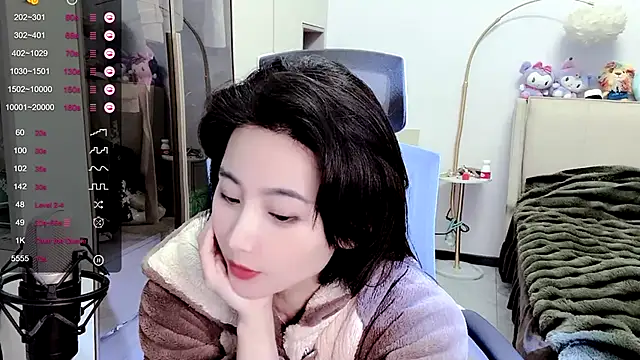 Snapshot of FeiFei-babe chatting on 02/19/25, 08:41 FeiFei-babe online show from 02/19/25, 08:41