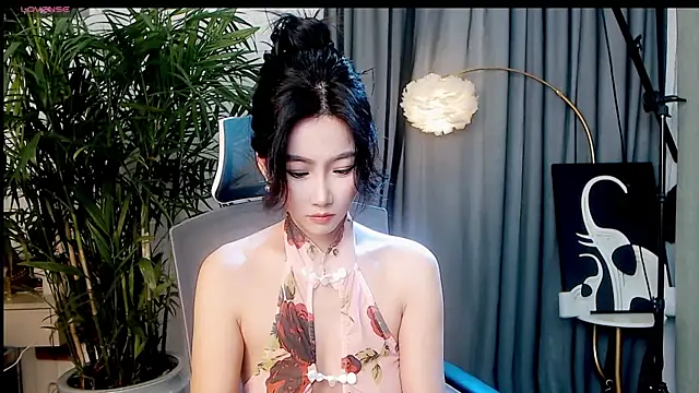 Snapshot of FeiFei-babe chatting on 10/13/25, 12:49 FeiFei-babe online show from 10/13/25, 12:49