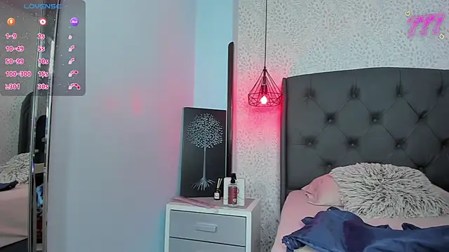 SUZETMONACO online show from 04/16/26, 09:39