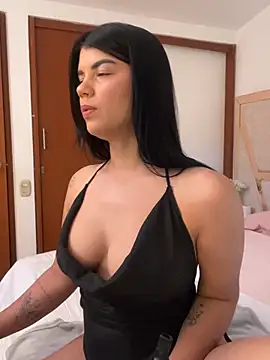 Snapshot of emma_lopes chatting on 05/30/26, 12:30 emma lopes online show from 05/30/26, 12:30
