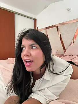 Snapshot of emma_lopes chatting on 07/23/26, 01:58 emma lopes online show from 07/23/26, 01:58