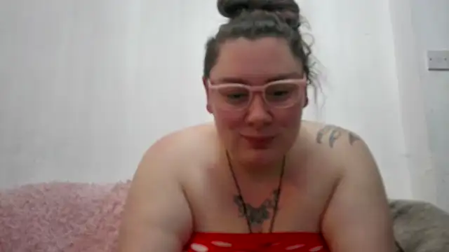 Bustycurves online show from 12/16/25, 09:42