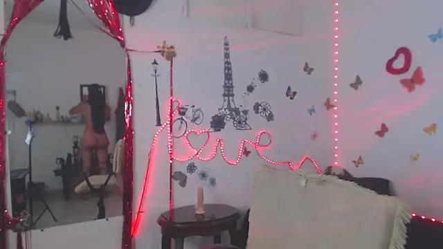 Snapshot of brigitht chatting on 09/27/25, 10:20 brigitht online show from 09/27/25, 10:20