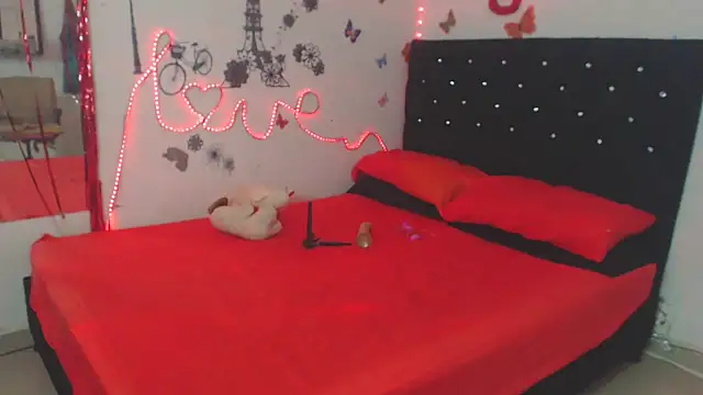 Snapshot of brigitht chatting on 09/28/25, 01:11 brigitht online show from 09/28/25, 01:11