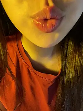 minmin2kk5 online show from 04/23/26, 06:36