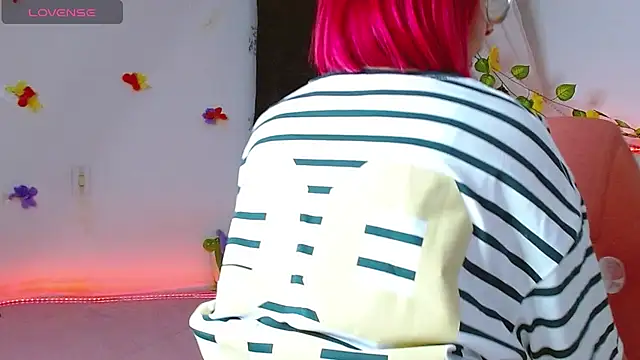 Littlerouse  online show from 11/21/25, 07:51