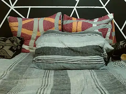 YummyChocolatexx2 online show from 11/09/25, 02:59