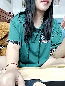 Snapshot of cream1299 chatting on 02/20/25, 09:11 cream1299 online show from 02/20/25, 09:11