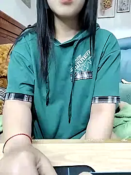 Snapshot of cream1299 chatting on 02/21/25, 12:49 cream1299 online show from 02/21/25, 12:49