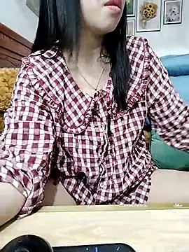 Snapshot of cream1299 chatting on 02/22/25, 01:11 cream1299 online show from 02/22/25, 01:11