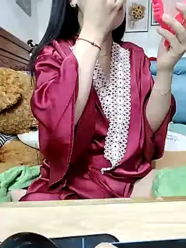 Snapshot of cream1299 chatting on 02/25/25, 07:42 cream1299 online show from 02/25/25, 07:42