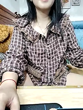 Snapshot of cream1299 chatting on 03/01/25, 12:17 cream1299 online show from 03/01/25, 12:17