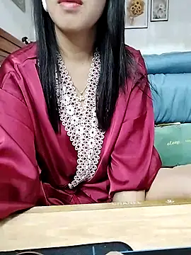 Snapshot of cream1299 chatting on 03/04/25, 12:50 cream1299 online show from 03/04/25, 12:50