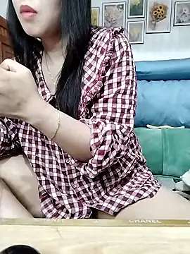 Snapshot of cream1299 chatting on 03/12/25, 11:53 cream1299 online show from 03/12/25, 11:53