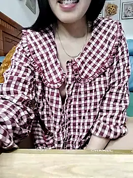 Snapshot of cream1299 chatting on 03/12/25, 09:56 cream1299 online show from 03/12/25, 09:56