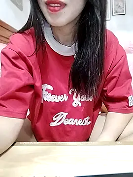 Snapshot of cream1299 chatting on 09/17/25, 10:22 cream1299 online show from 09/17/25, 10:22