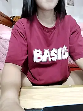 Snapshot of cream1299 chatting on 09/18/25, 11:45 cream1299 online show from 09/18/25, 11:45