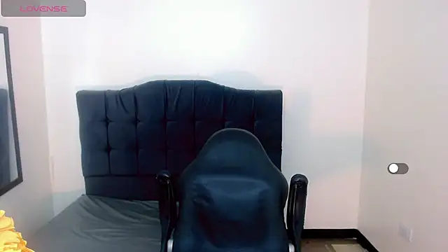 Snapshot of la_ratona_1 chatting on 01/02/25, 10:44 la ratona 1 online show from 01/02/25, 10:44