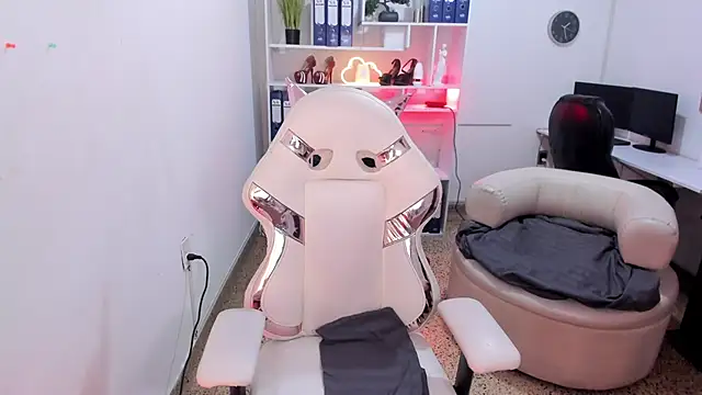 katya nt online show from 10/03/25, 06:38