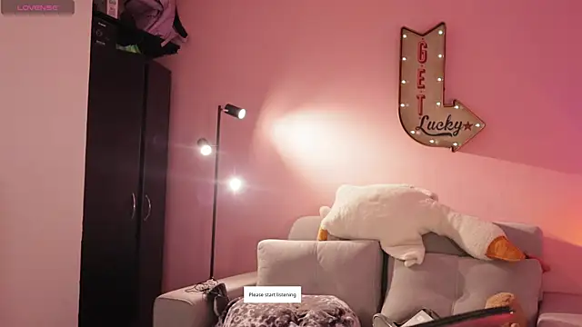 Snapshot of srtaliz chatting on 11/06/25, 04:19 srtaliz online show from 11/06/25, 04:19