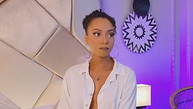 Nahomi King online show from 02/08/25, 01:11