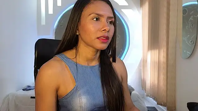 Snapshot of Tatianabr_01 chatting on 11/30/25, 08:57 Tatianabr 01 online show from 11/30/25, 08:57