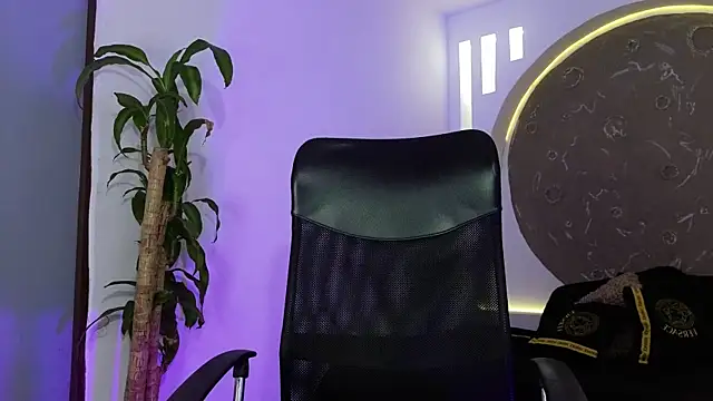 Tatianabr 01 online show from 12/15/25, 06:34