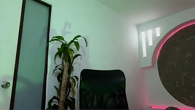 Tatianabr 01 online show from 01/15/26, 02:27