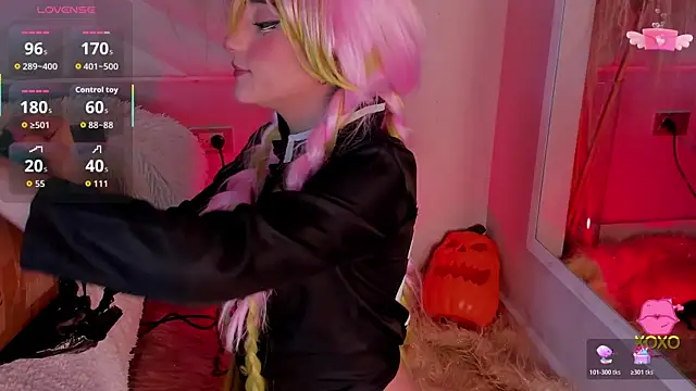 miia  baker online show from 10/25/25, 12:13