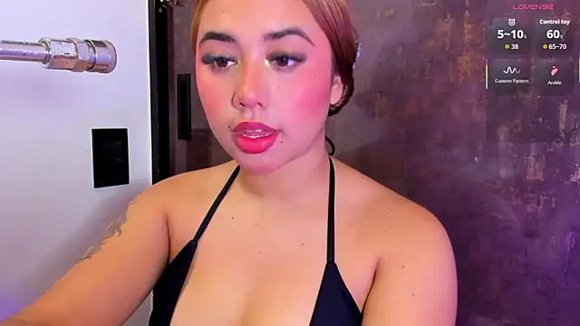 issie cute online show from 04/22/26, 07:59