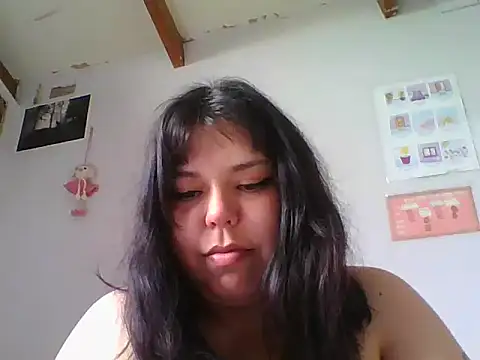 Snapshot of scarletttlove chatting on 04/10/26, 06:23 scarletttlove online show from 04/10/26, 06:23