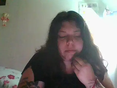 Snapshot of scarletttlove chatting on 04/19/26, 03:50 scarletttlove online show from 04/19/26, 03:50