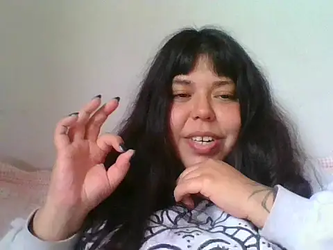 Snapshot of scarletttlove chatting on 06/13/26, 06:17 scarletttlove online show from 06/13/26, 06:17