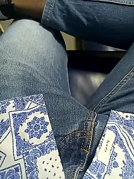 Snapshot of bangaloresexyguy chatting on 01/08/26, 04:09 bangaloresexyguy online show from 01/08/26, 04:09